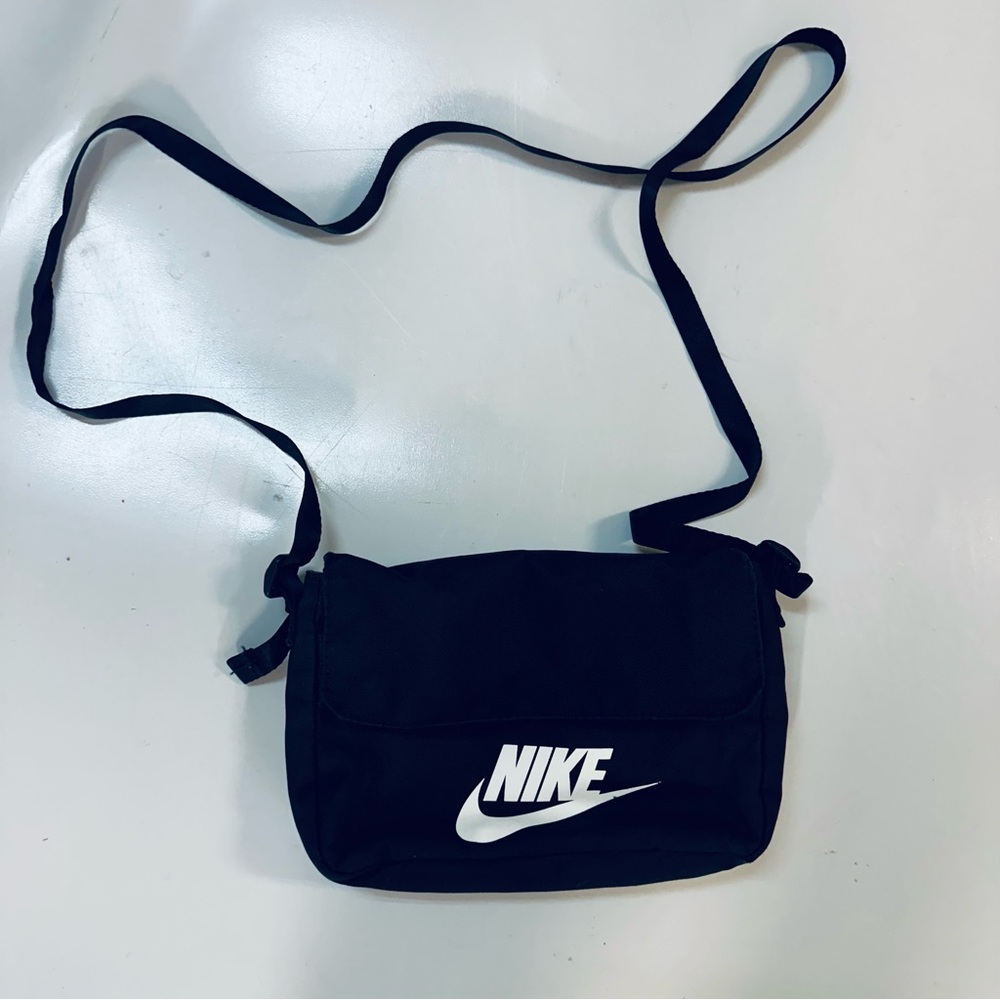 Nike Sportswear Futura Logo Crossbody Bag in Black - Picture 2 of 11